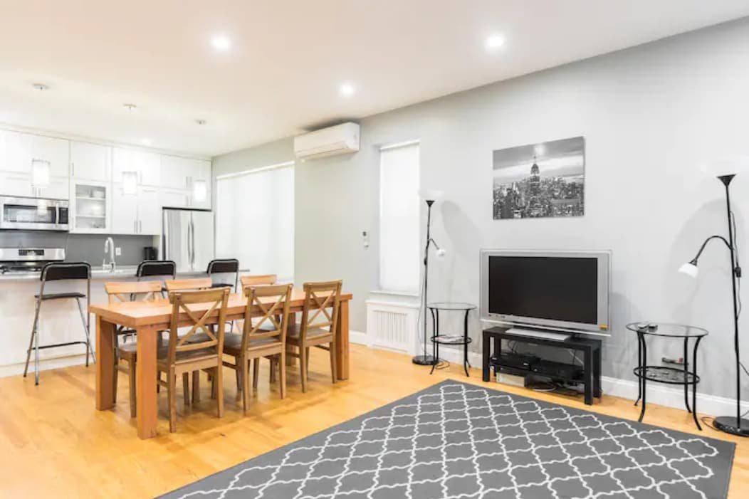 New 4BR, 2 Full Bath with Washer & Dryer gallery image 2