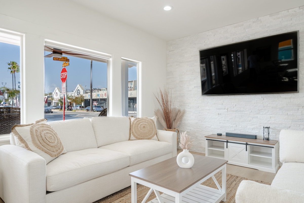 Luxury Beach Bungalow Steps to Sand and Pier gallery image 2