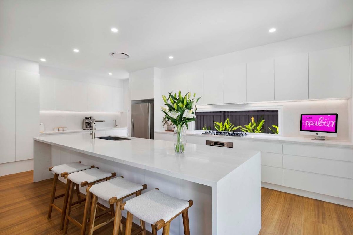 Paradise on Pacific ~ Luxurious Noosa Beach House gallery image 4