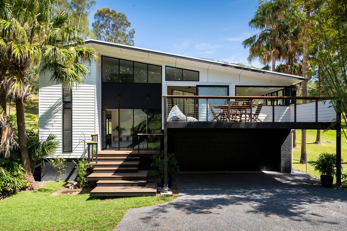 Bamboo Beach House (Linen included) gallery image 3