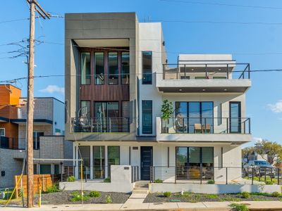 Luxurious Newly Built 5 BR 6 Bath Home w/ Rooftop