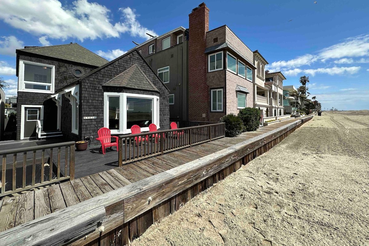 Beach Front Home gallery image 3