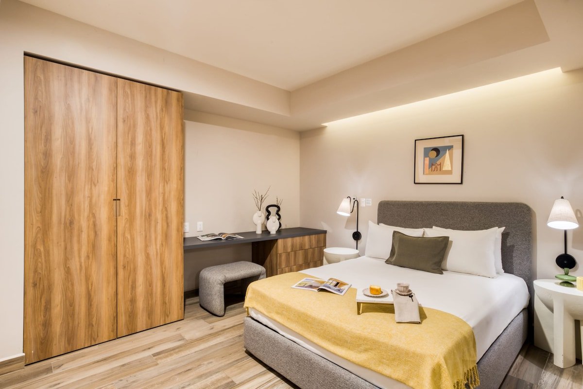 Epic Apt w/Balcony | Best Location+Cool Amenities gallery image 4