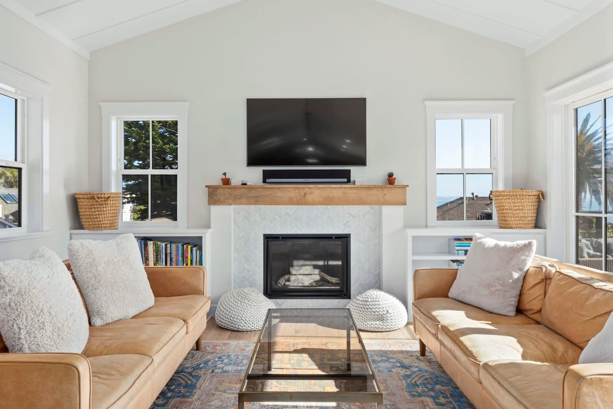 “Endless Summer” Home – stunning ocean views! gallery image 3