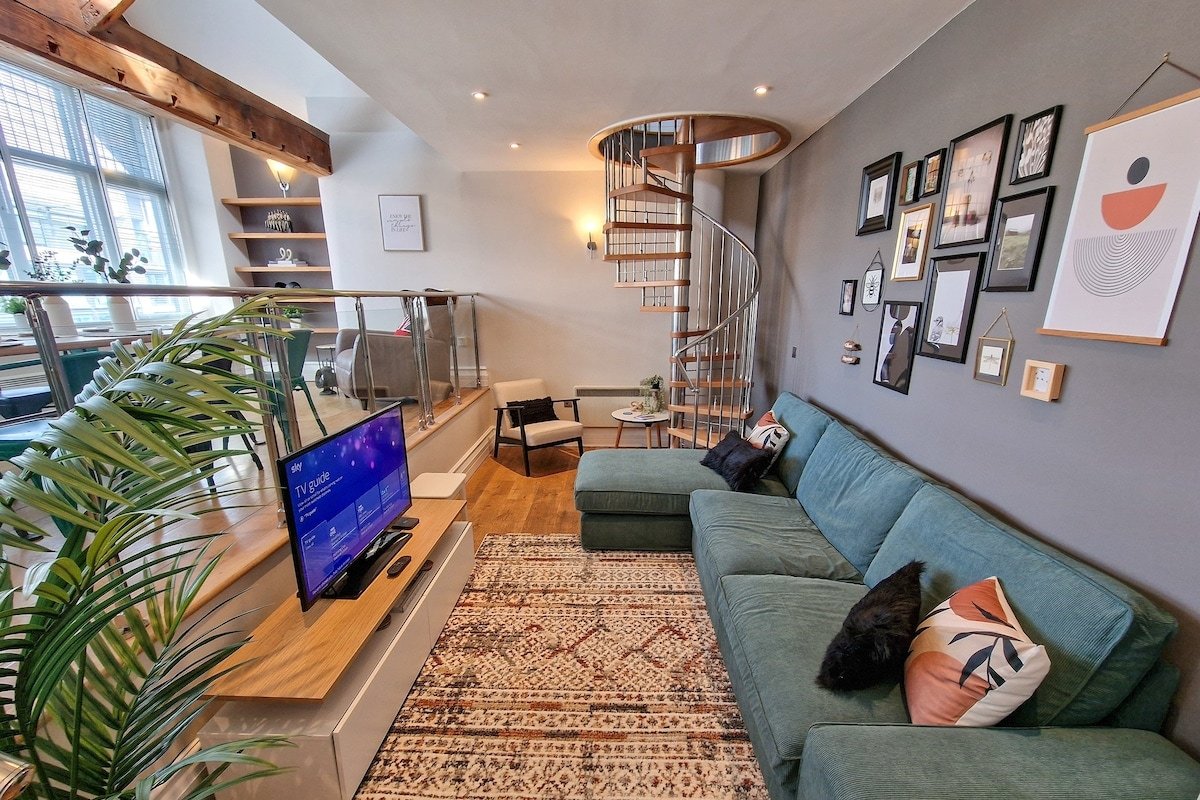 Luxury Piccadilly Duplex Flat by City SuperHost gallery image 3