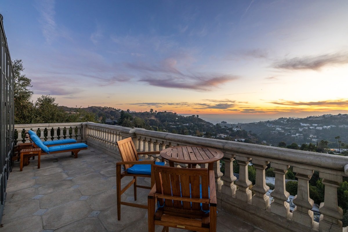 Iconic Hollywood Escape with Pool Patio Luxury gallery image 3
