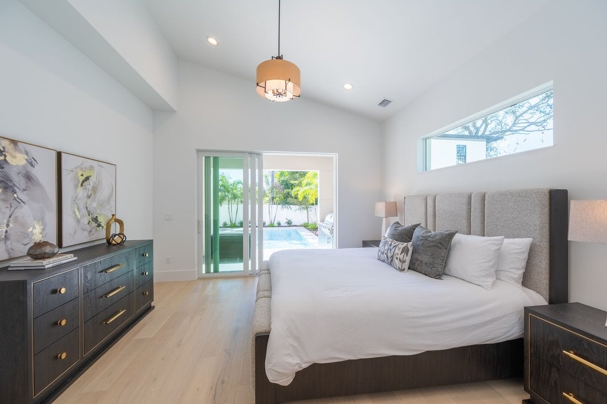 Luxury 6BR Sarasota Home Near Siesta Key gallery image 2