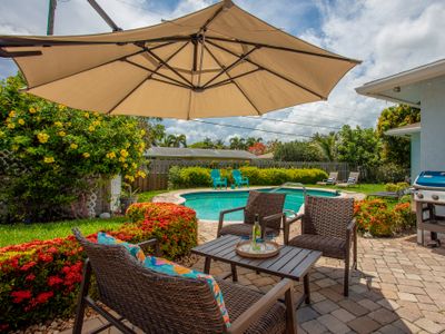 Heated pool & hot tub, one mile to beach!