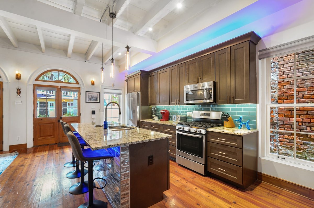 Marigny Gem 1800 sf + private yard_24-NSTR-18701 gallery image 4