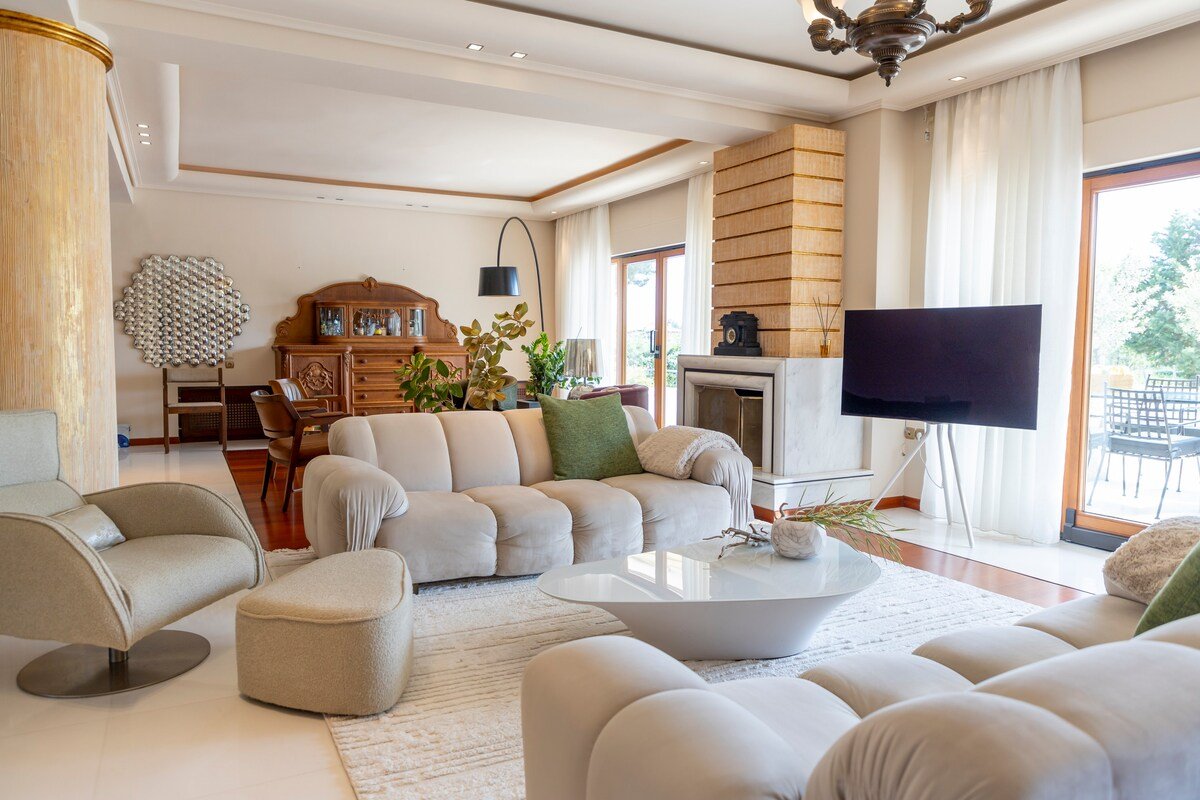 Elysium Mediterranean Estate w/ Indoor Heated Pool gallery image 4