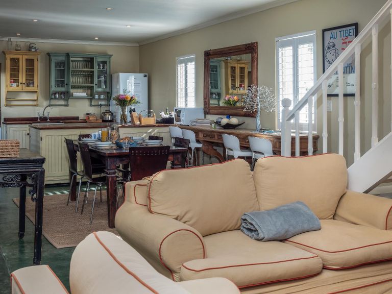 Seating area - Room