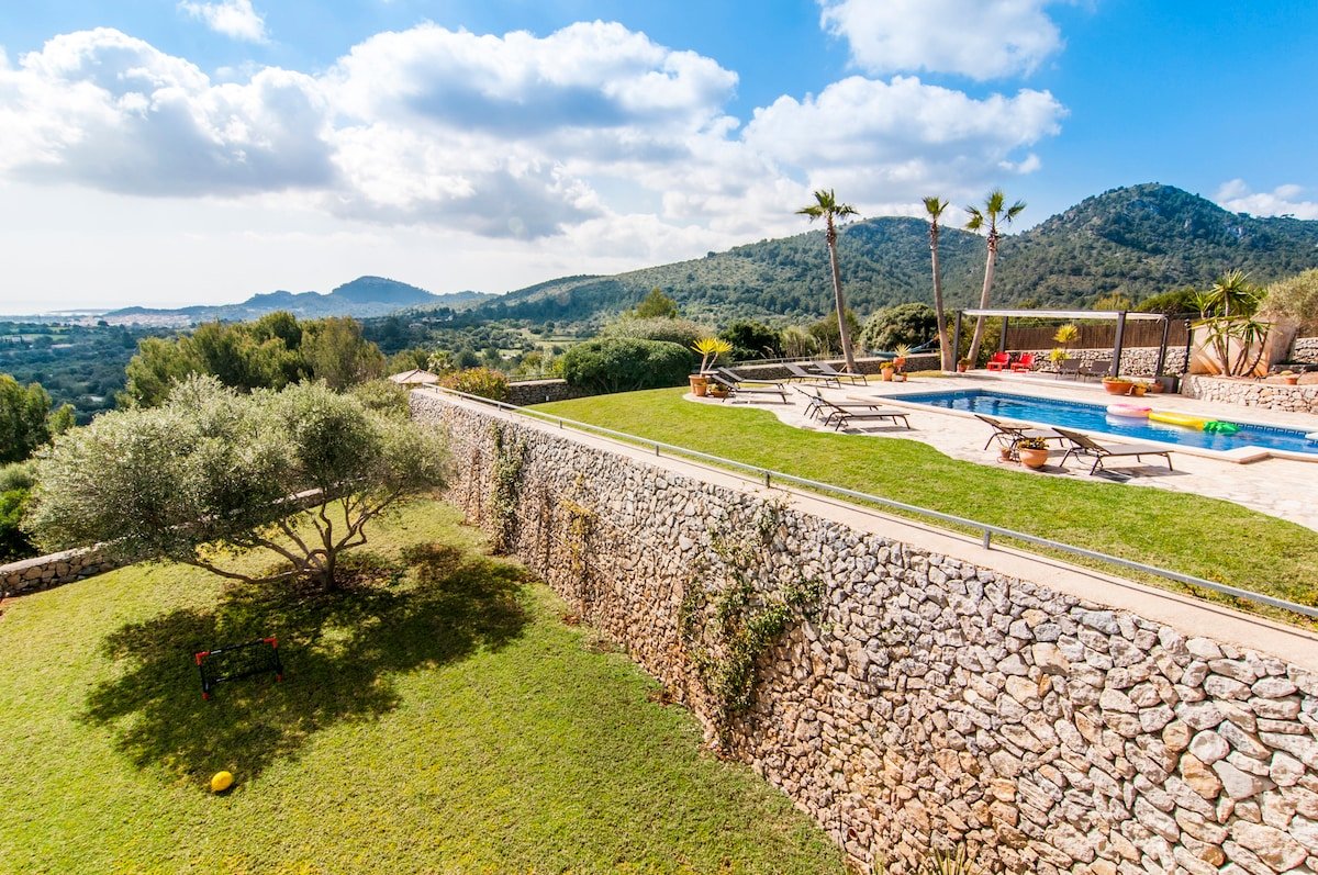 Grand Luxury Villa Overlooking Sea gallery image 5