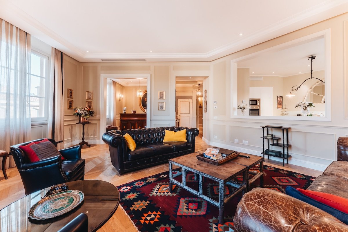 Luxury Suite Apartment of 200sqm with terrace gallery image 2