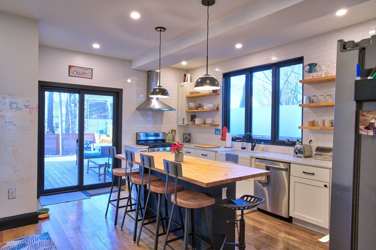 Gorgeous Victorian House in JP gallery image 5