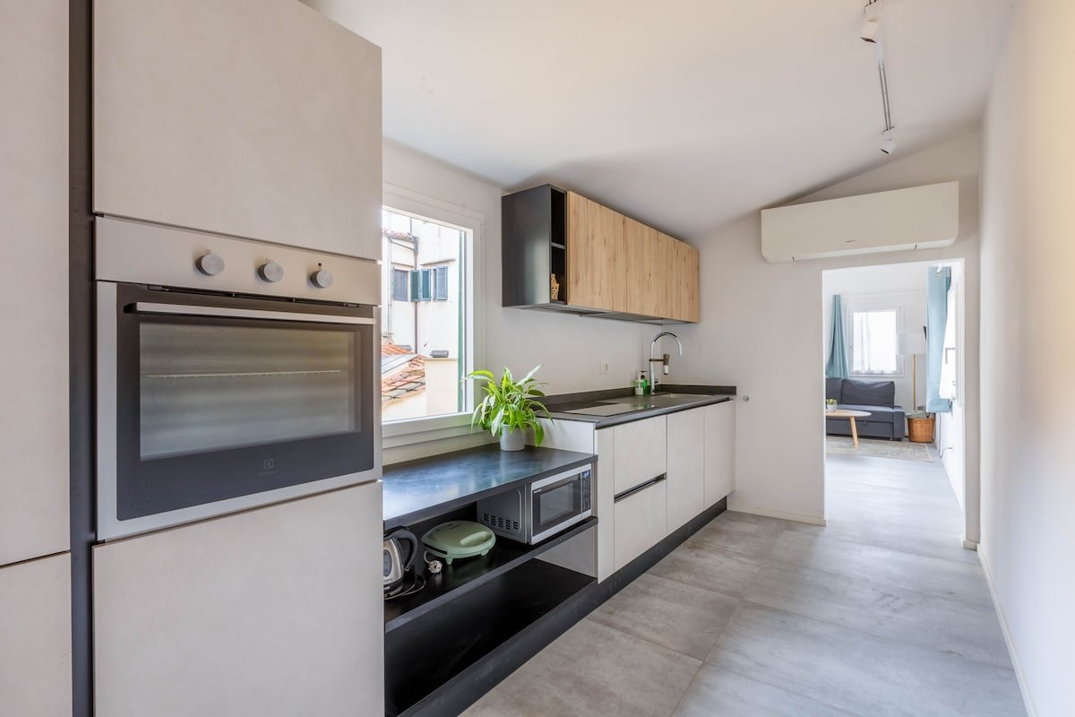 Specious & Renovated + Balcony – Great For Family gallery image 5