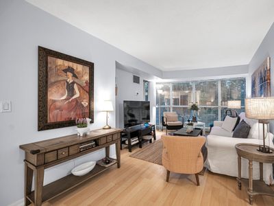 Charming 2BR Condo w/ High-Speed WiFi & Parking