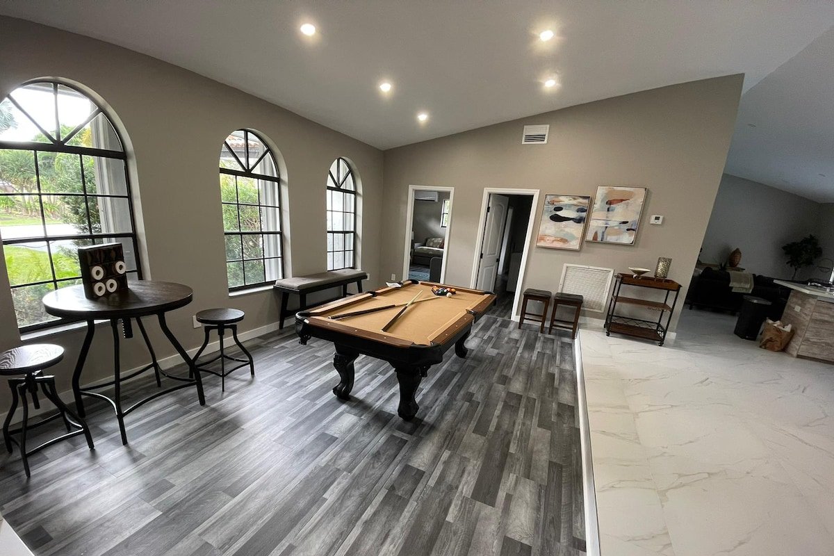 “The Stallion” 2 private ponds perfect for fishing, sleeps12 gallery image 5