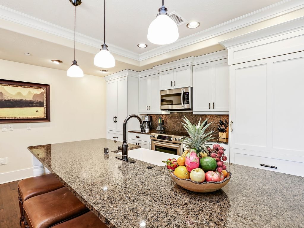 Luxurious 4BR/4BA Presidential Suite AC Near Beach gallery image 5