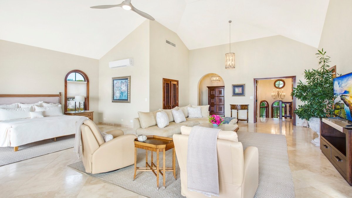 Ultimate Luxury Villas ON THE BEACH gallery image 3