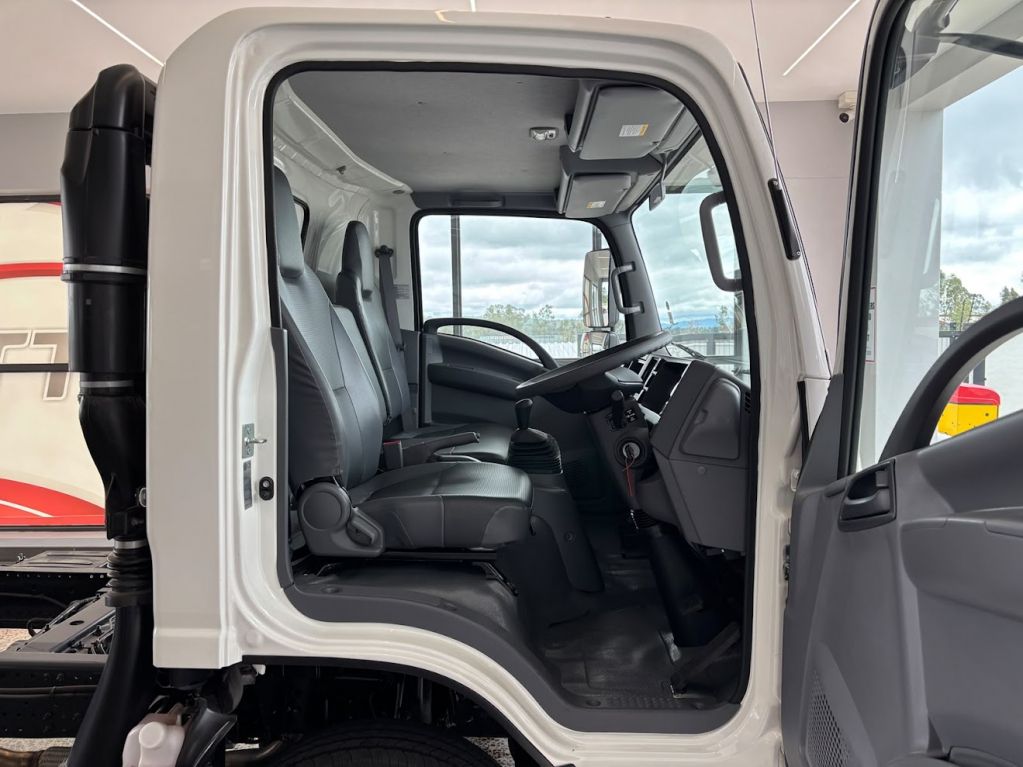 ISUZU NPR 400 AMT C C for Sale in South Africa
