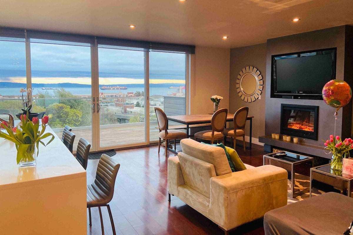 Million dollar Bay View home gallery image 3