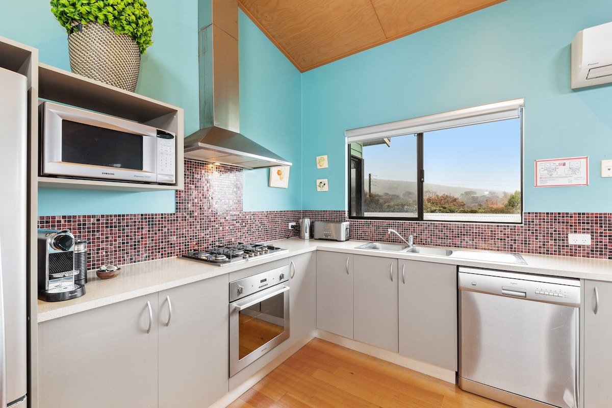 Spacious Family Beach House in Exclusive Location gallery image 5