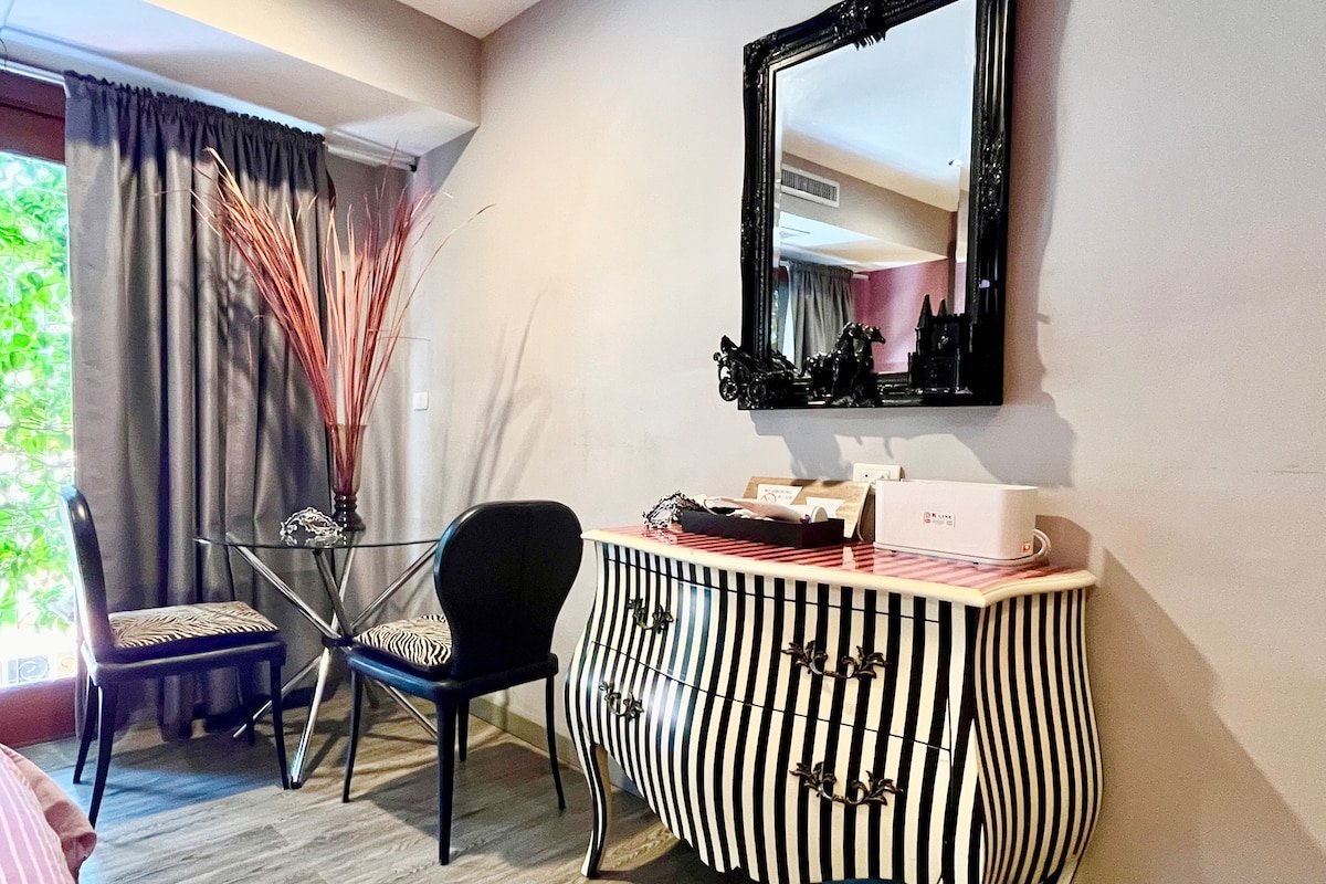 6BD+6.5Bath Stylish Homestay/ Free Pick Airport* gallery image 3