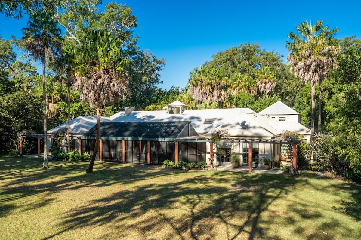 Turtles Crossing gallery image 3