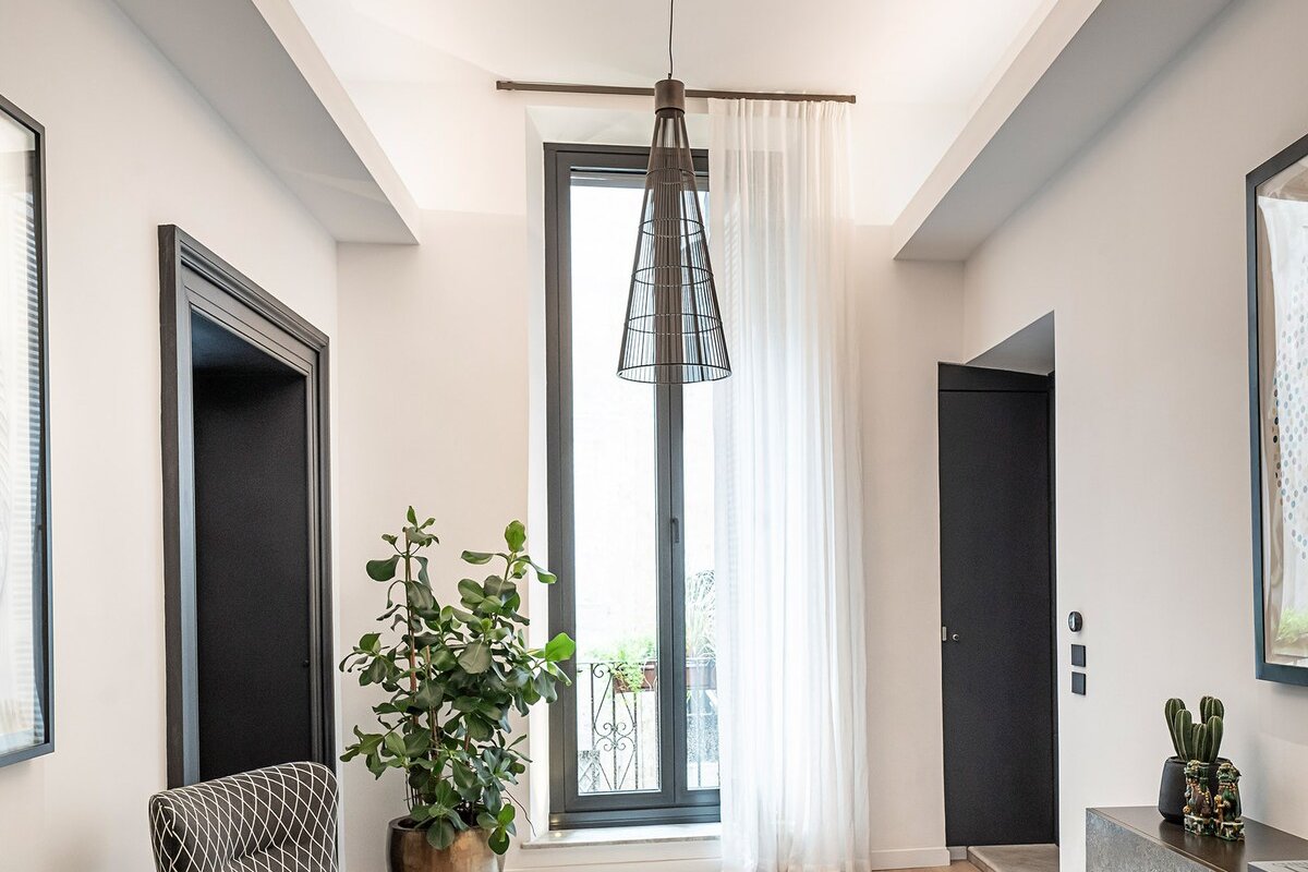 Luxurious apartment in XVI century building gallery image 4