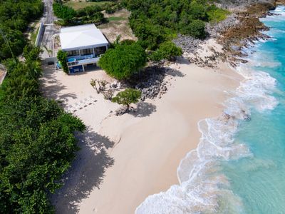 Luxury Beach House ON THE BEACH with pool, spa