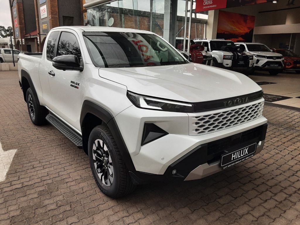 TOYOTA HILUX 2.8 GD-6 RB RAIDER X 4X4 A T P U XTRA CAB for Sale in South Africa