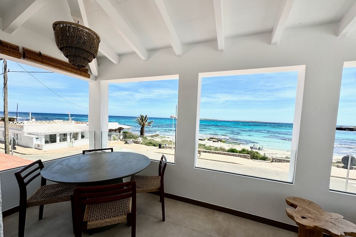 NoBeVIP – House on the beach Punta Prima gallery image 5