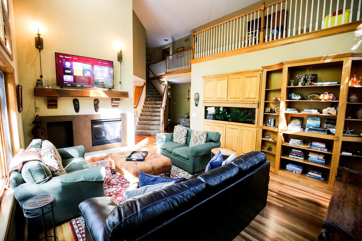 The Big Brick Mansion By Lux Life gallery image 3