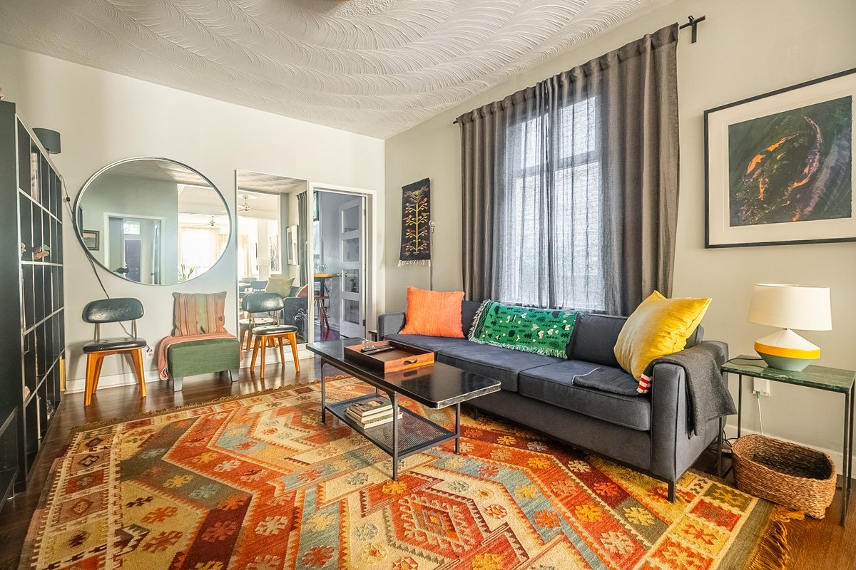 Unique 3 BR House in Trendy Queen West – Sleeps 6!