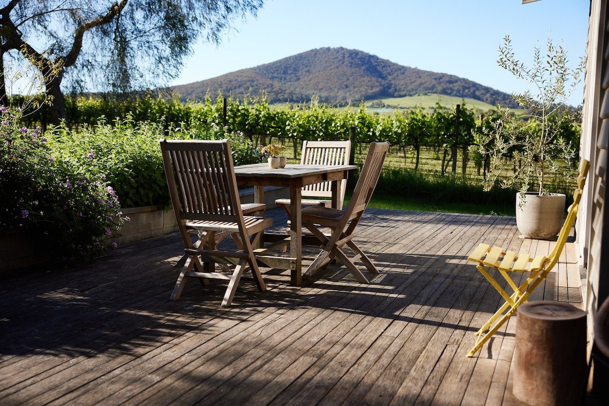 Yarra Valley Vineyard Cottage, premier location gallery image 2