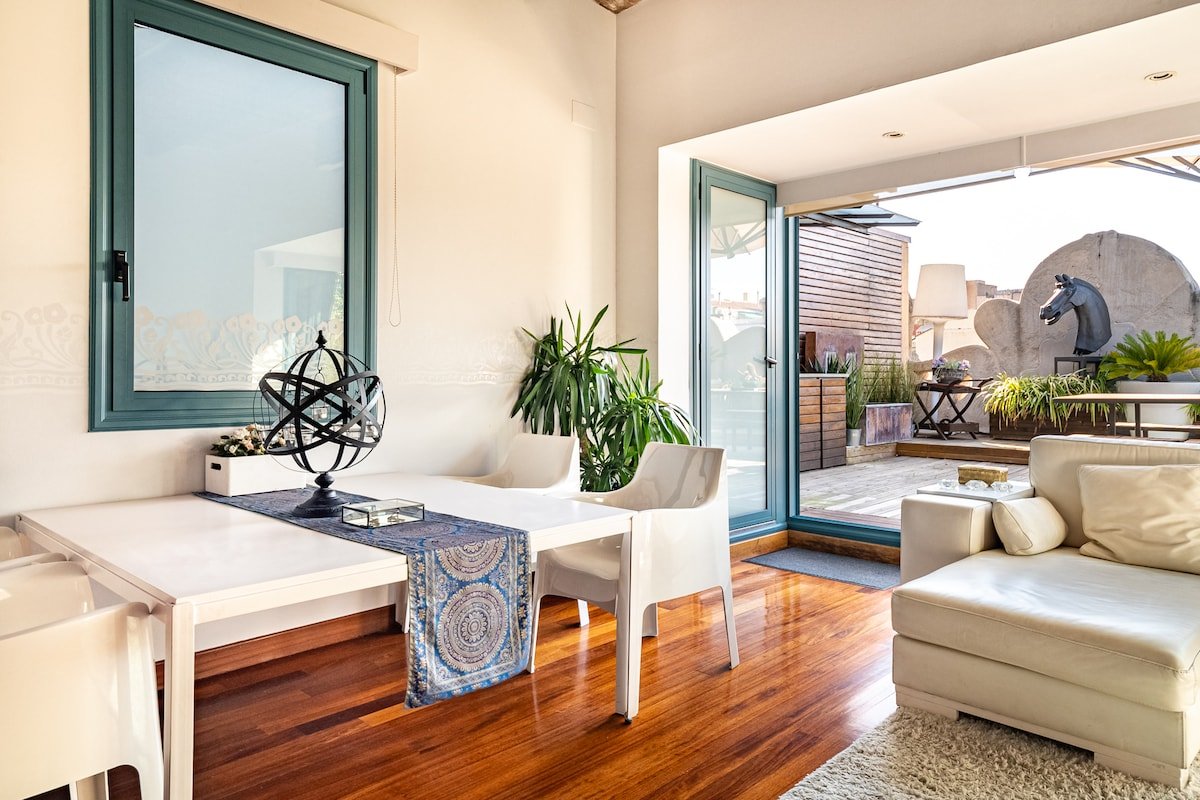 Unique Penthouse 2 with terrace gallery image 4