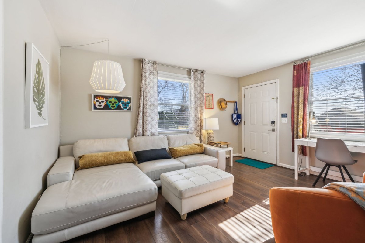 Convenient location & free parking