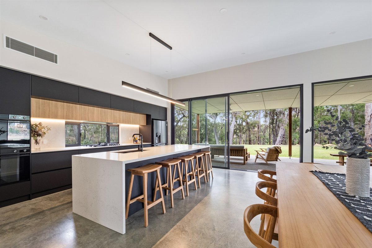 Black Cockatoo Retreat – 5 Star Luxury Acreage