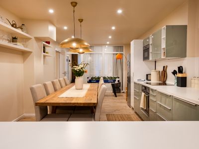 ALEXA Spacious Design Apart 5-10 Ppl/Parking/Wifi