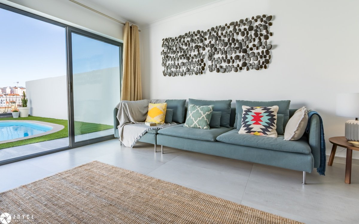 The Pool House – Relax & Swim with stunning view gallery image 5