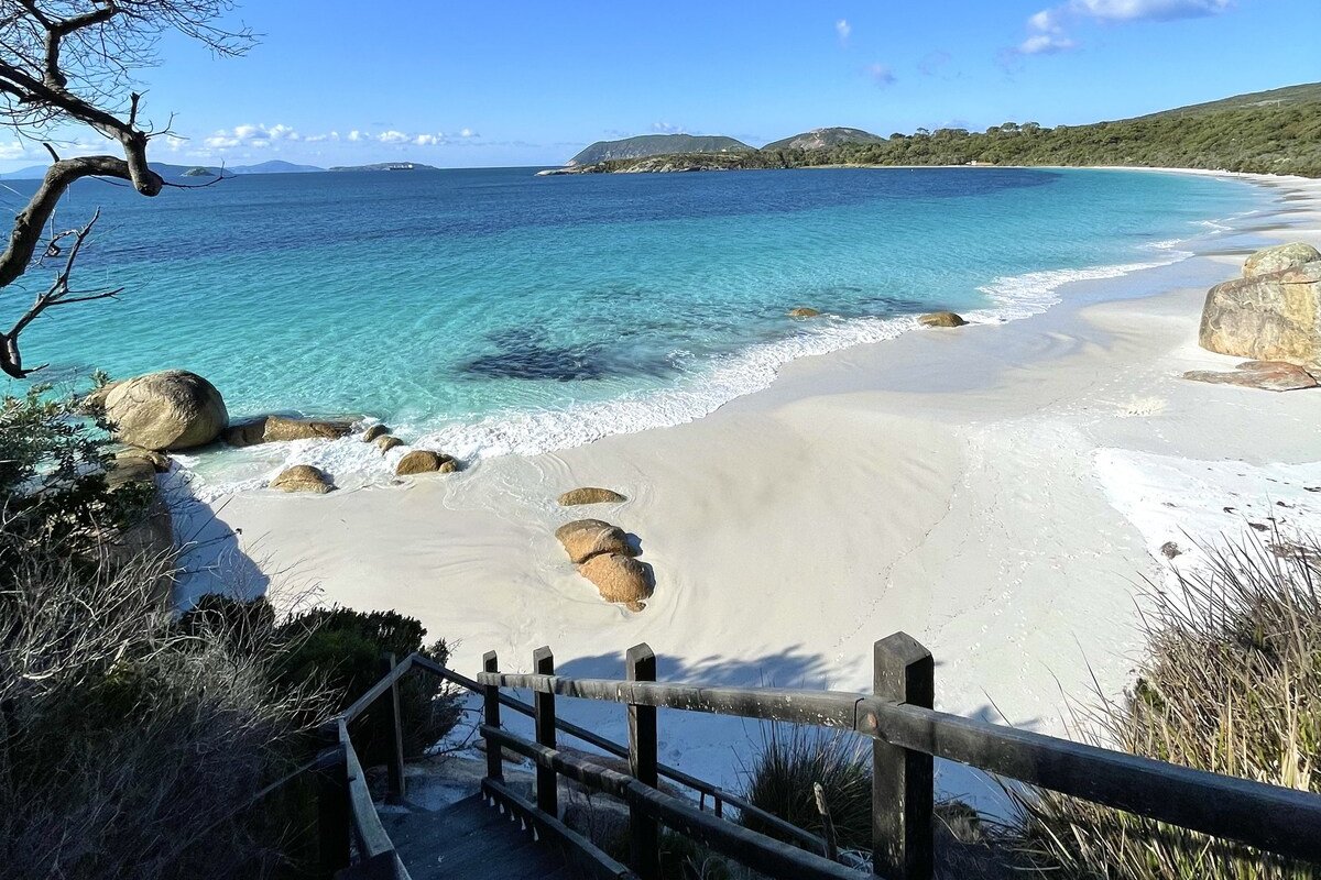 Latitude 35º5, Goode Beach gallery image 5