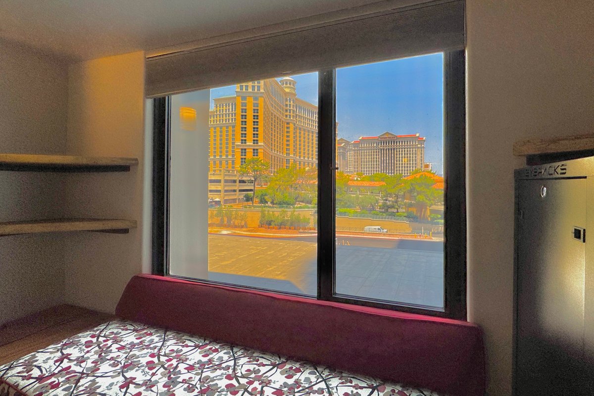 LVStripHouse JC408 – Modern 2BD/2BA Condo Sleeps 8