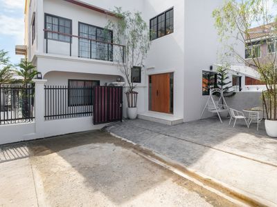 Brand new Modern luxury private pool villa, RCA