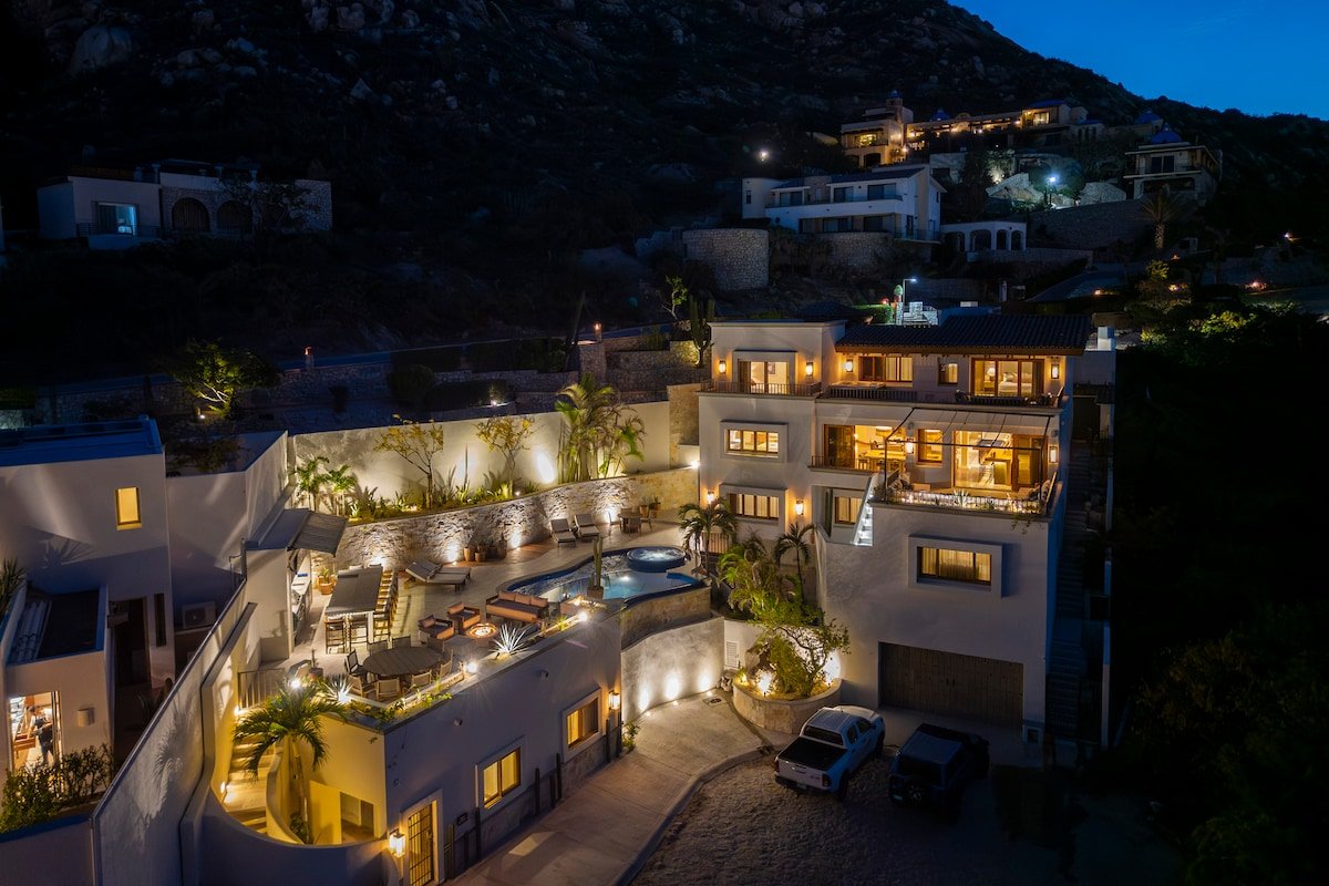 8BR Cabo Villa. Sky. Space. Maid