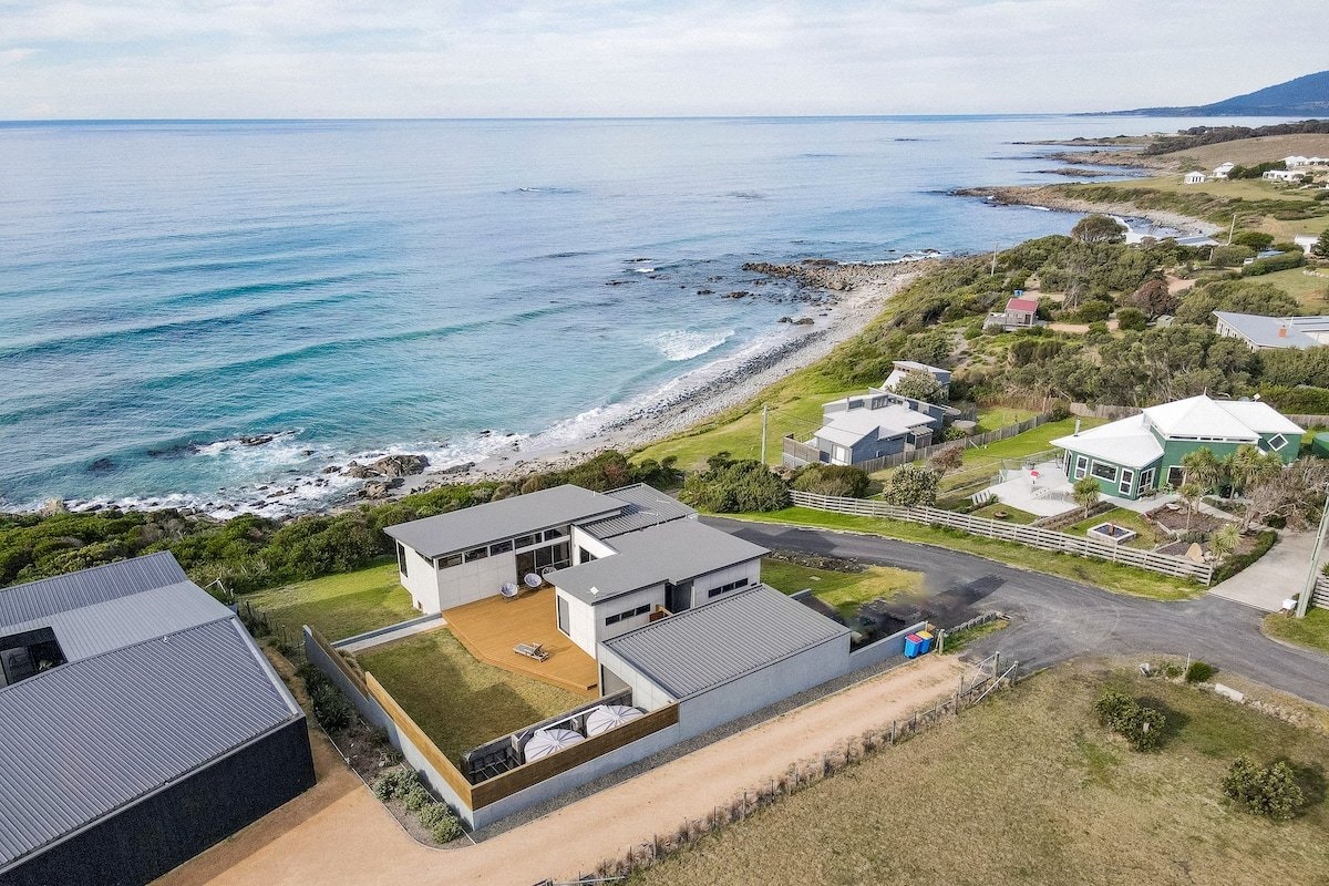 Ava | Luxe Oceanfront Beach House gallery image 4