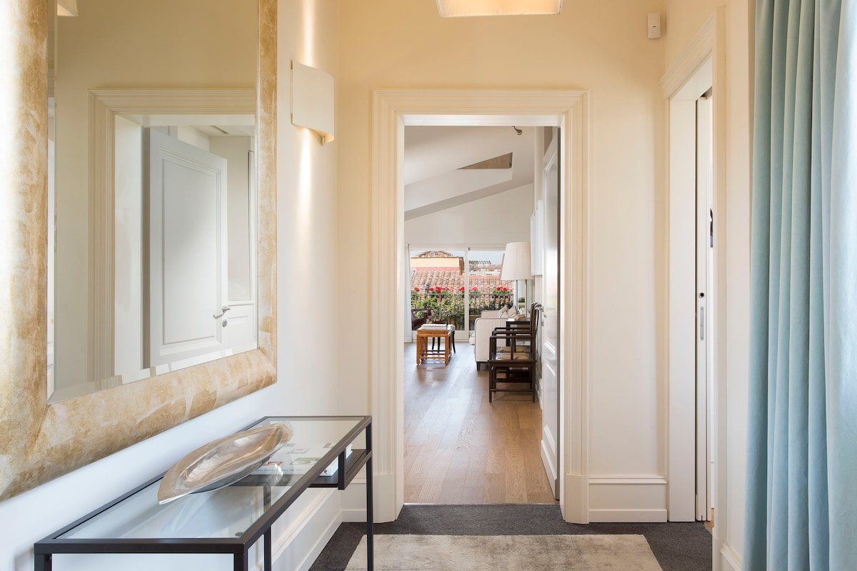 Spectacular Location Ponte Vecchio gallery image 3