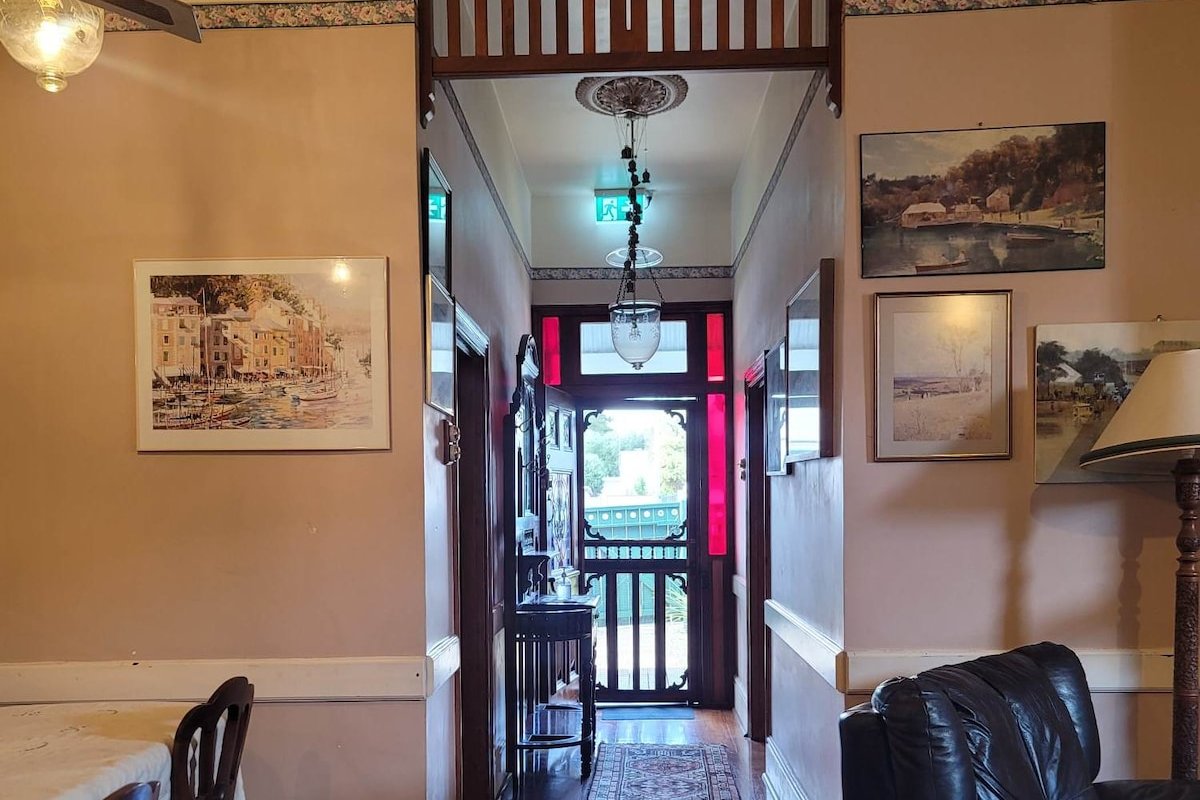 The George and Mabel Inn gallery image 3