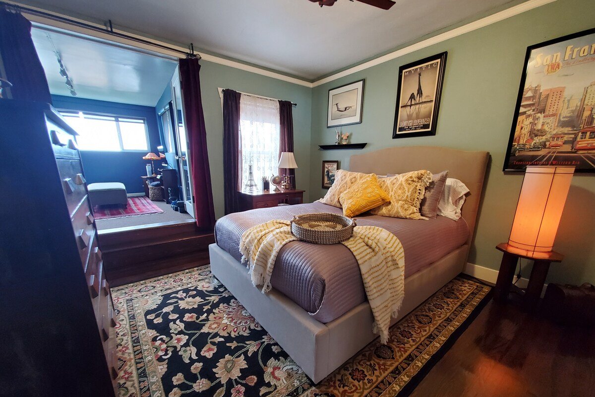 Perfect Lux Mod 1930 Designer Home Views – 30 day+ gallery image 5