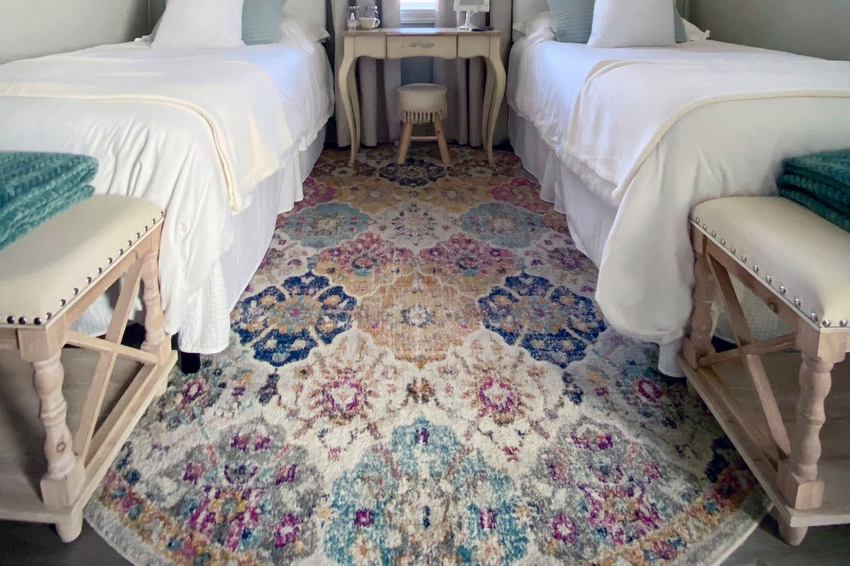 Prince Philip-Royal Treatment Near Garden District gallery image 5