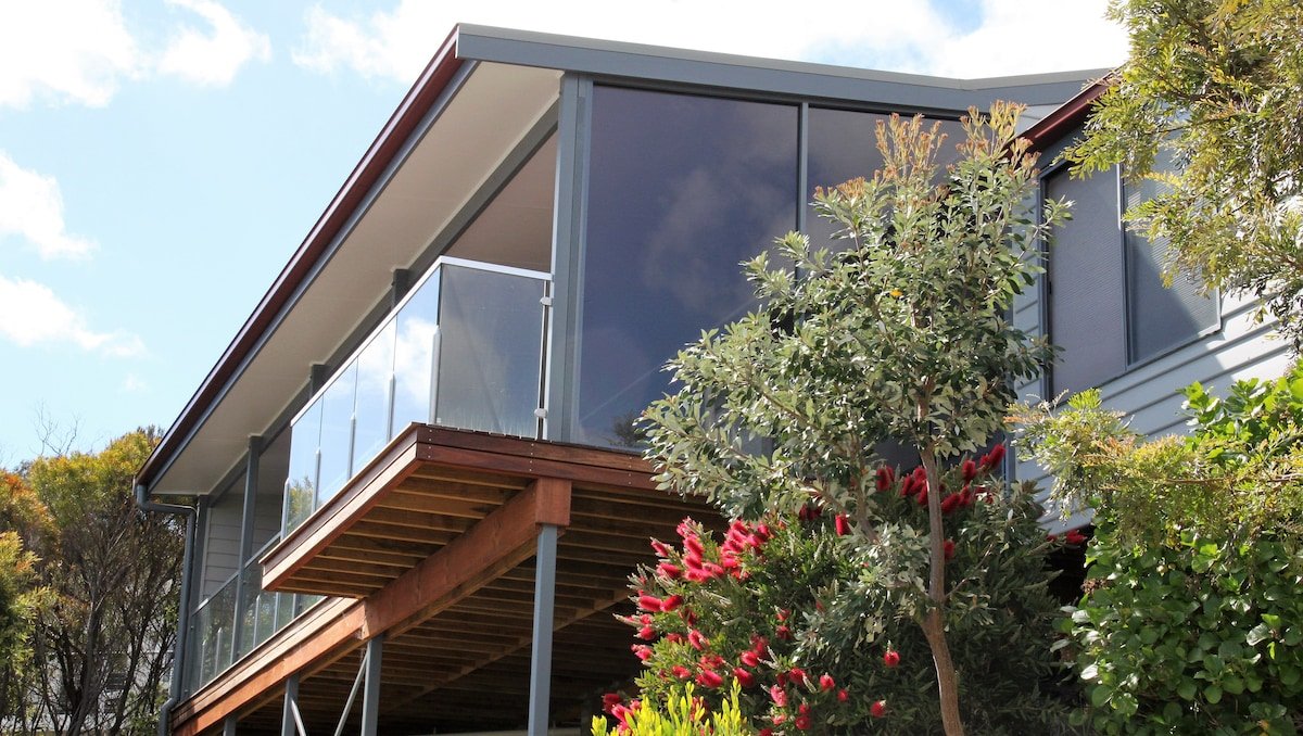 SEA EAGLE COTTAGE Luxury at the Bay of Fires gallery image 3